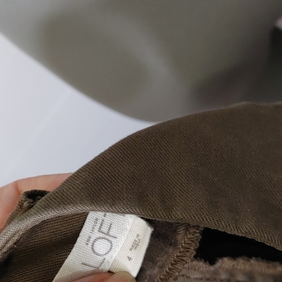 LOFT Khaki Wide Leg Cropped Pants Size 4 - Picture 11 of 13